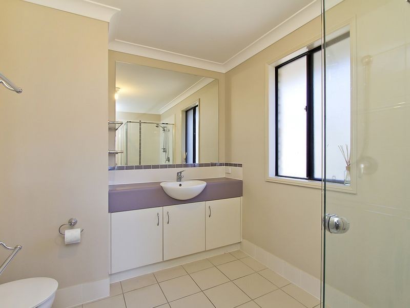 10 Sandow Street, Pacific Pines QLD 4211