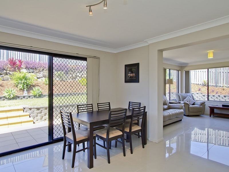 10 Sandow Street, Pacific Pines QLD 4211