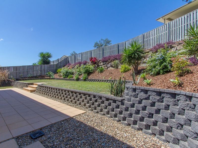 10 Sandow Street, Pacific Pines QLD 4211