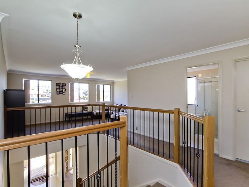 10 Sandow Street, Pacific Pines QLD 4211