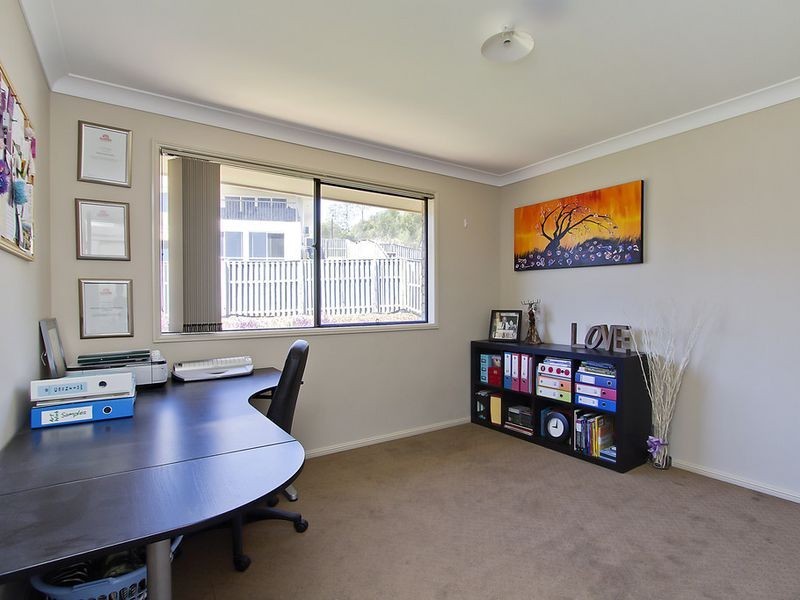 10 Sandow Street, Pacific Pines QLD 4211