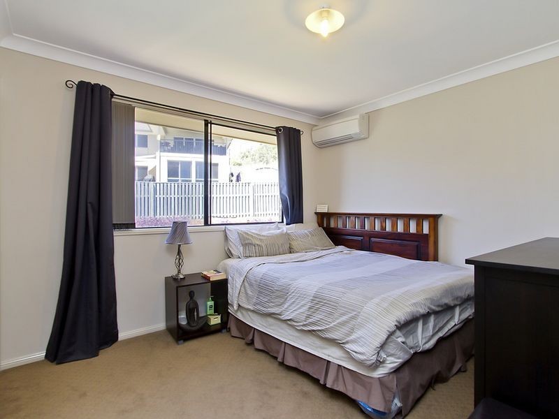 10 Sandow Street, Pacific Pines QLD 4211