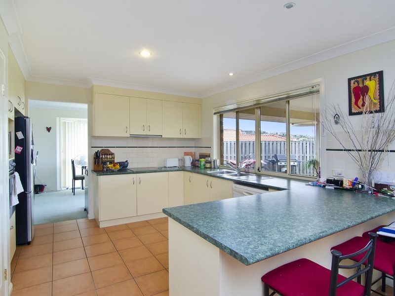 25 Beerwah Street, Pacific Pines QLD 4211