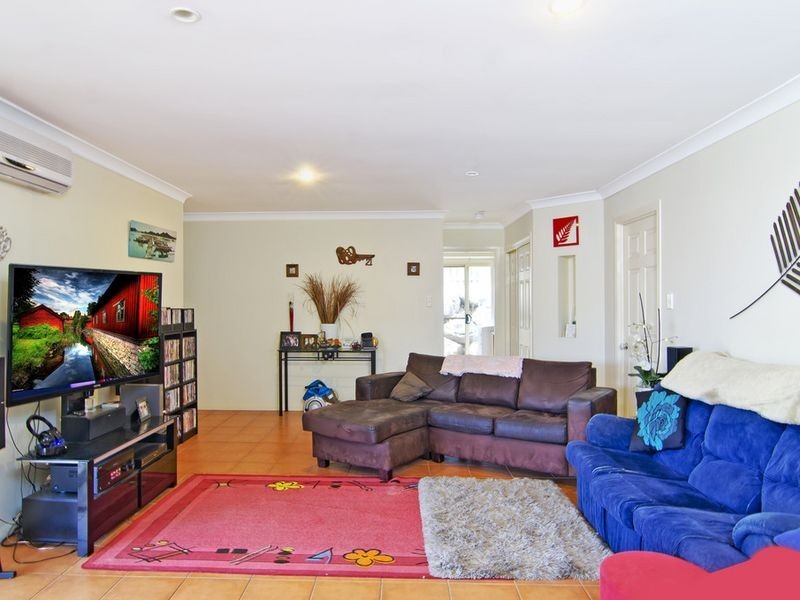 25 Beerwah Street, Pacific Pines QLD 4211