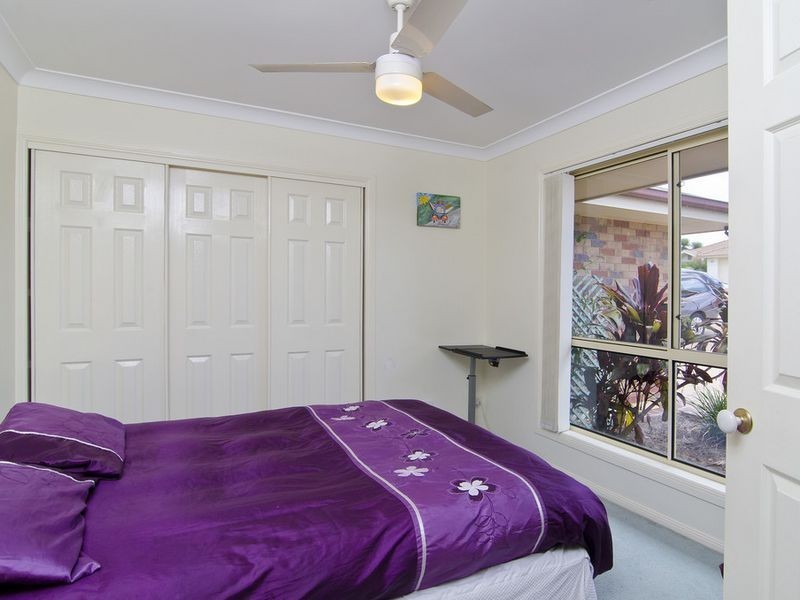 25 Beerwah Street, Pacific Pines QLD 4211