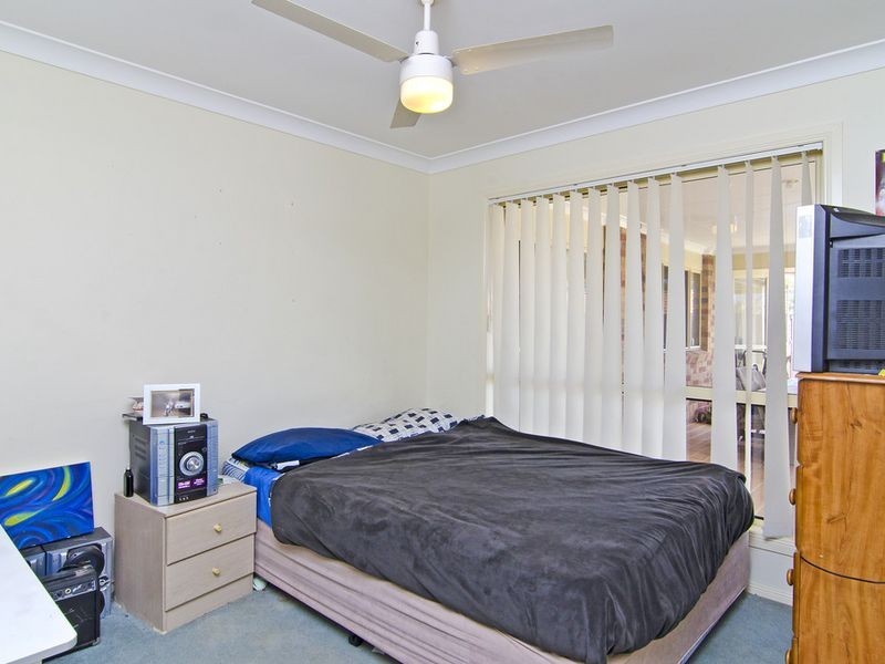 25 Beerwah Street, Pacific Pines QLD 4211