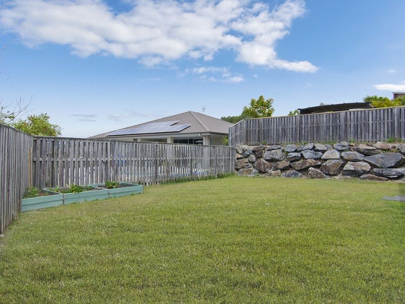 25 Beerwah Street, Pacific Pines QLD 4211