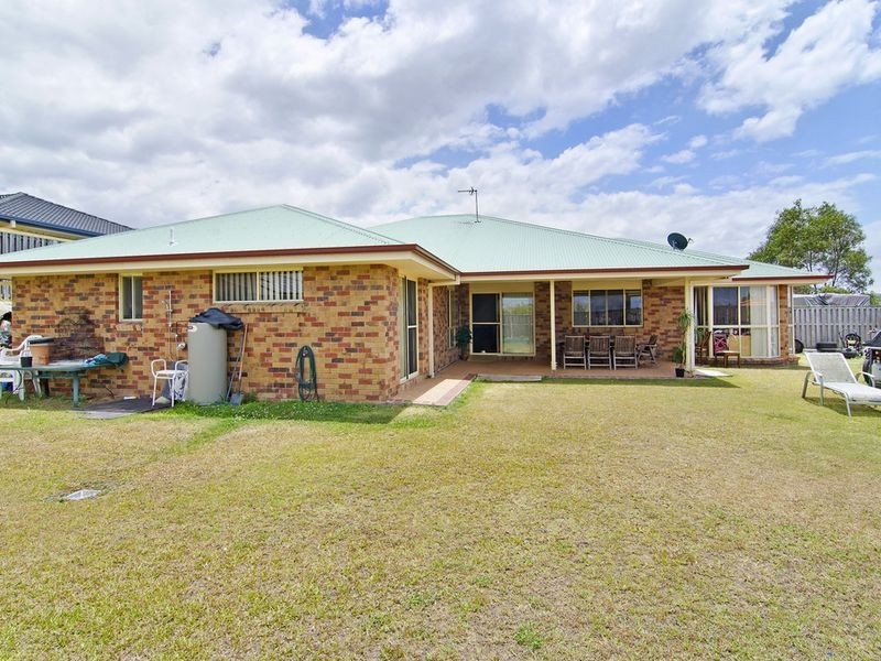 25 Beerwah Street, Pacific Pines QLD 4211