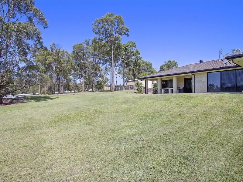 11 Cockatoo Court, Gaven QLD 4211