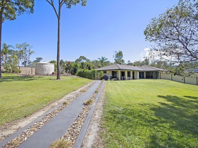 11 Cockatoo Court, Gaven QLD 4211
