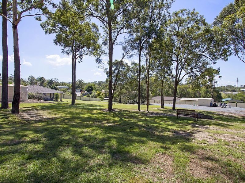 11 Cockatoo Court, Gaven QLD 4211