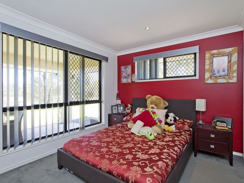 11 Cockatoo Court, Gaven QLD 4211