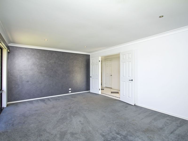 11 Cockatoo Court, Gaven QLD 4211