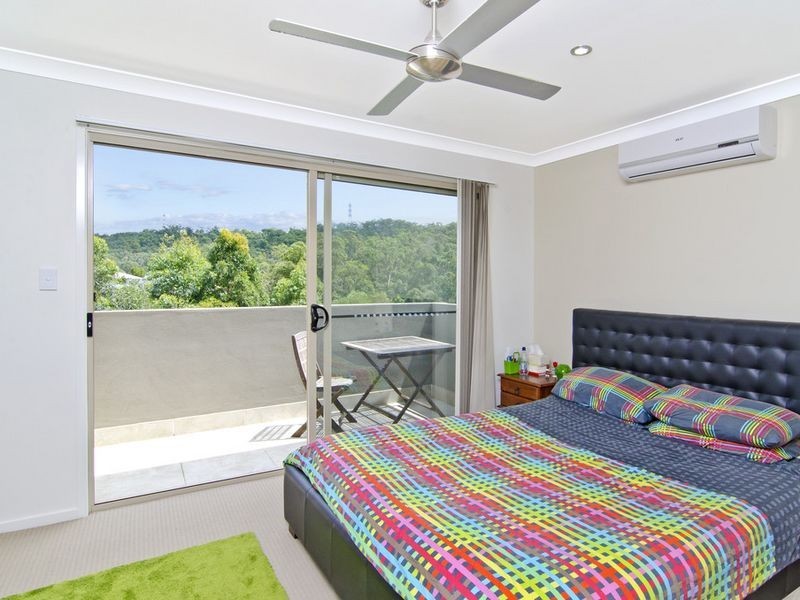 1/9 Maslin Chase, Pacific Pines QLD 4211
