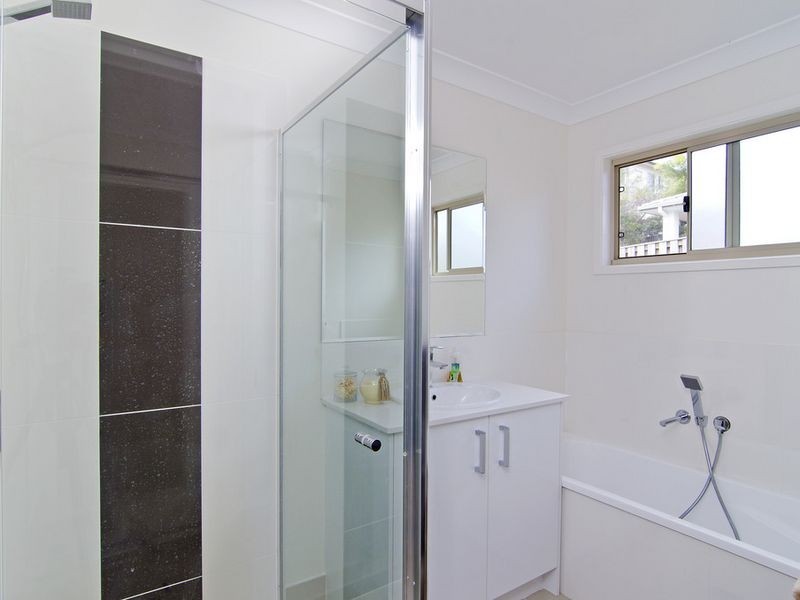 1/9 Maslin Chase, Pacific Pines QLD 4211