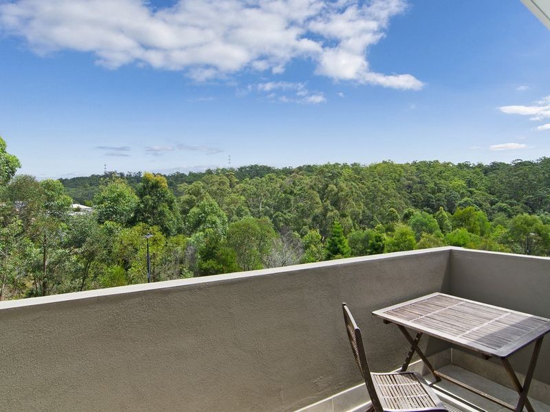 1/9 Maslin Chase, Pacific Pines QLD 4211