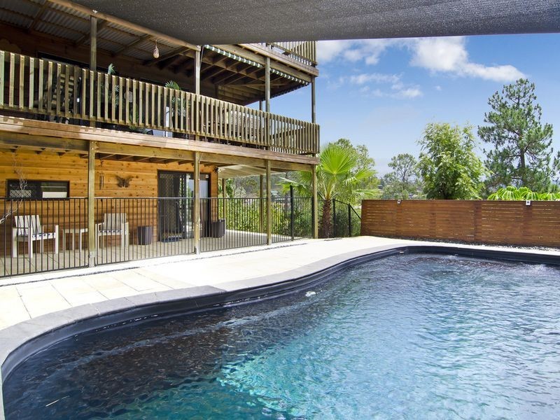 7 Allardyce Crescent, Pacific Pines QLD 4211