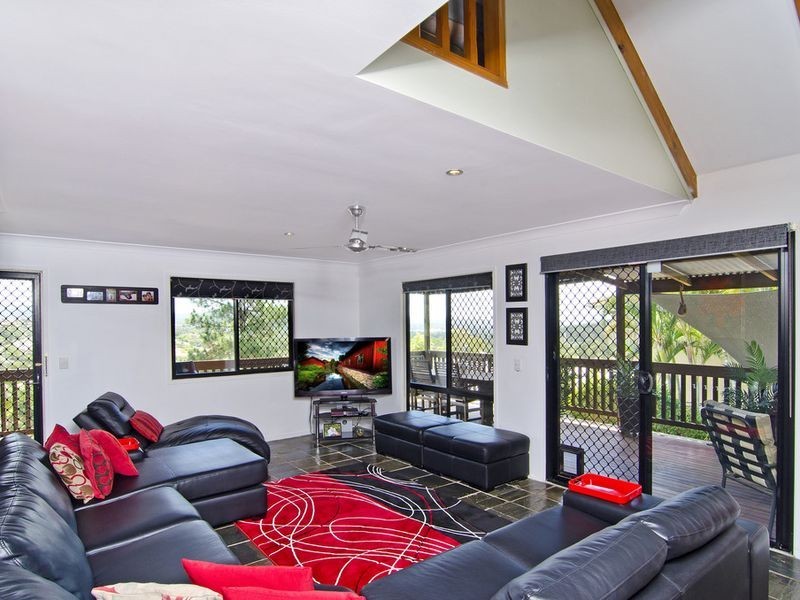 7 Allardyce Crescent, Pacific Pines QLD 4211