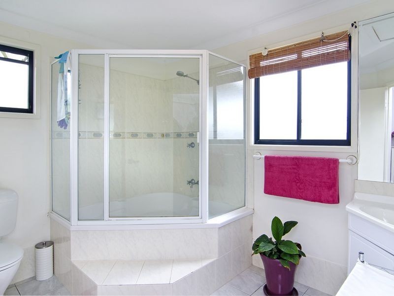 7 Allardyce Crescent, Pacific Pines QLD 4211