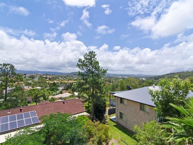 7 Allardyce Crescent, Pacific Pines QLD 4211