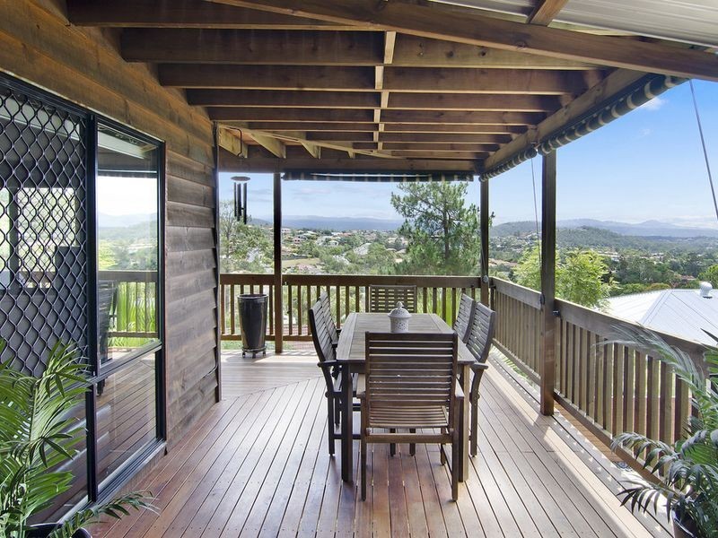 7 Allardyce Crescent, Pacific Pines QLD 4211