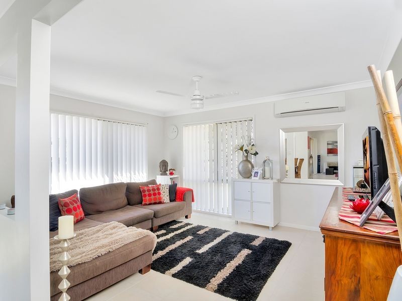 6 Ainslie Street, Pacific Pines QLD 4211