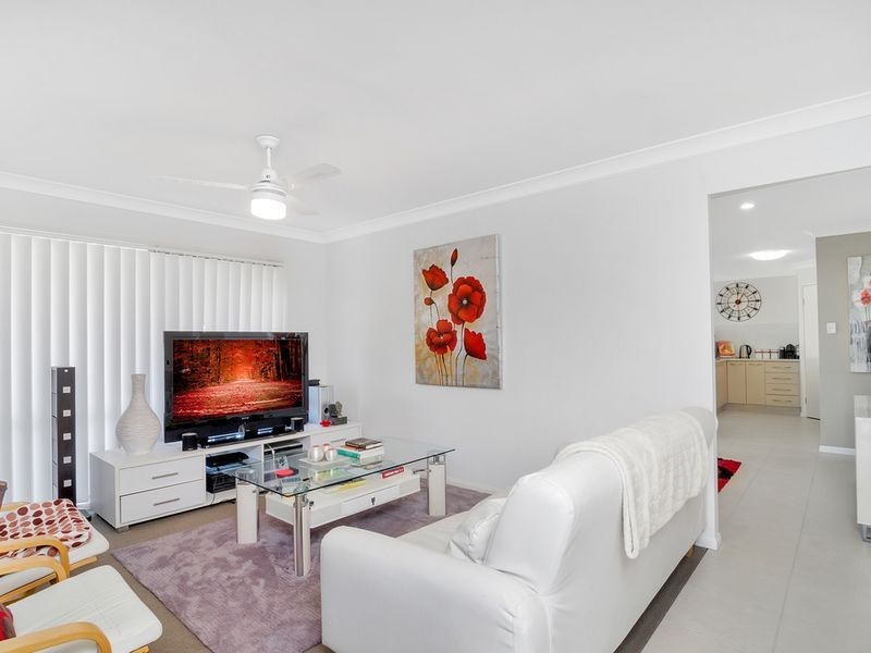 6 Ainslie Street, Pacific Pines QLD 4211