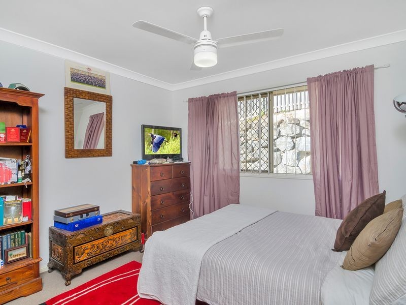 6 Ainslie Street, Pacific Pines QLD 4211