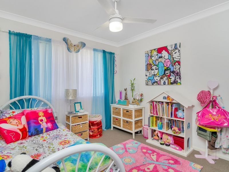 6 Ainslie Street, Pacific Pines QLD 4211