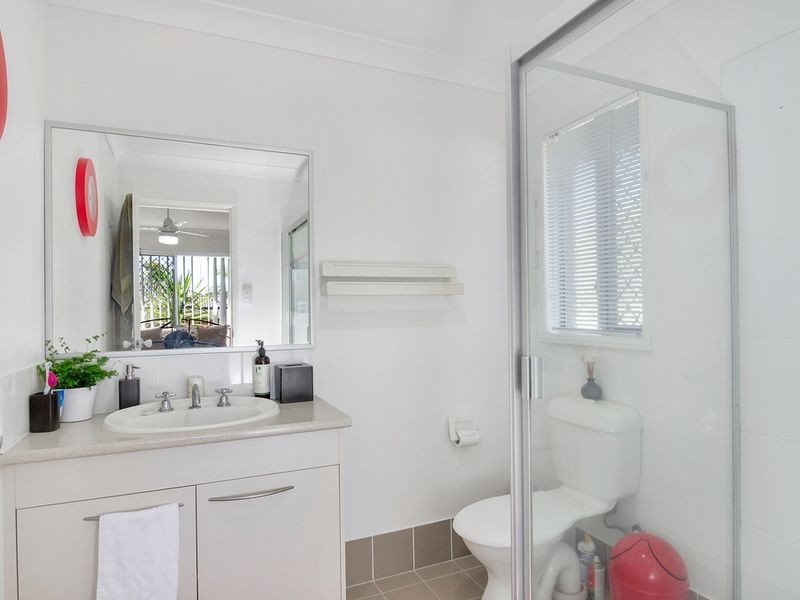 6 Ainslie Street, Pacific Pines QLD 4211