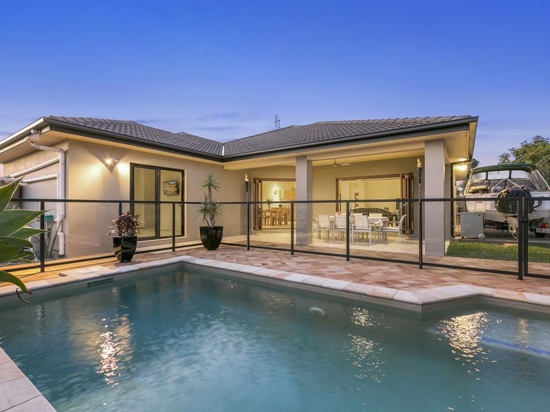 16 Ainslie Street, Pacific Pines QLD 4211