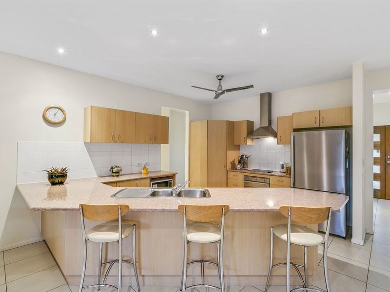 16 Ainslie Street, Pacific Pines QLD 4211