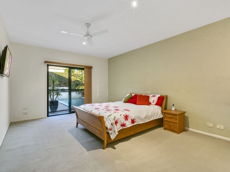 16 Ainslie Street, Pacific Pines QLD 4211