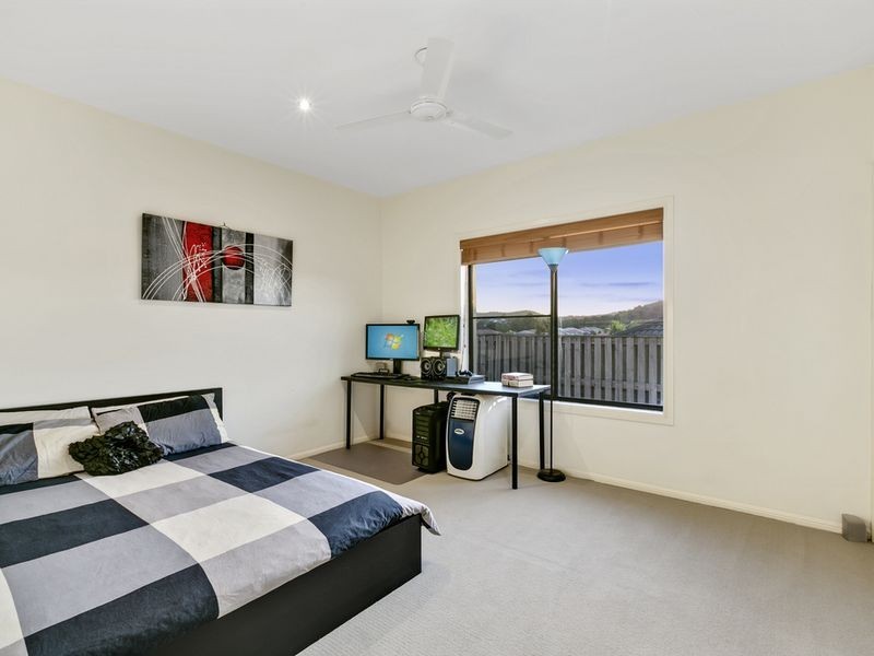 16 Ainslie Street, Pacific Pines QLD 4211