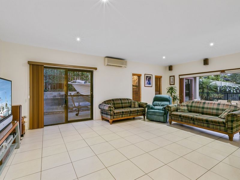 16 Ainslie Street, Pacific Pines QLD 4211