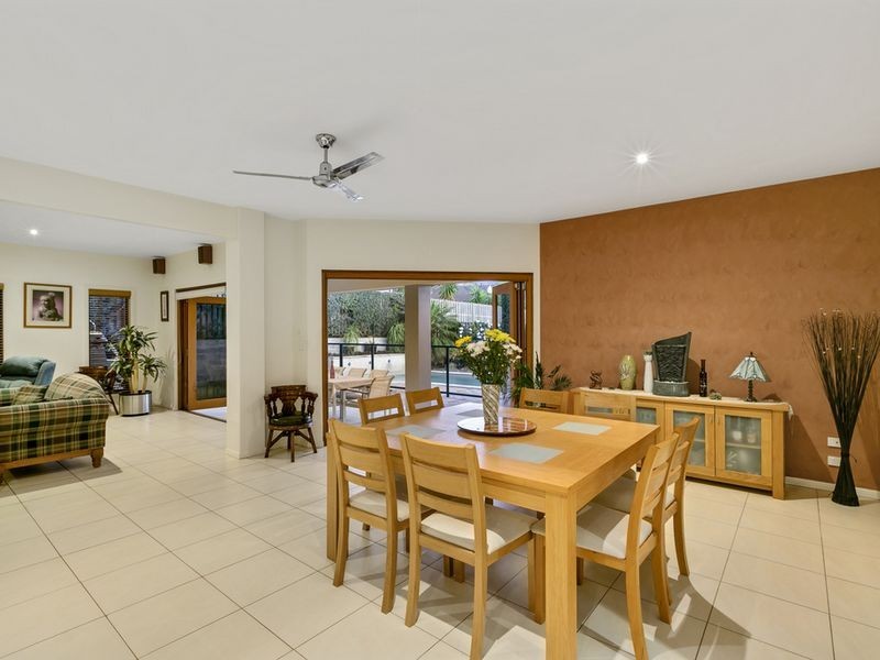 16 Ainslie Street, Pacific Pines QLD 4211