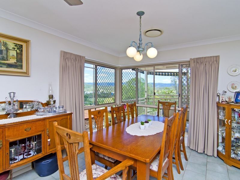 10 Crestridge Crescent, Oxenford QLD 4210