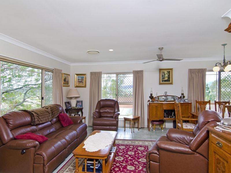 10 Crestridge Crescent, Oxenford QLD 4210