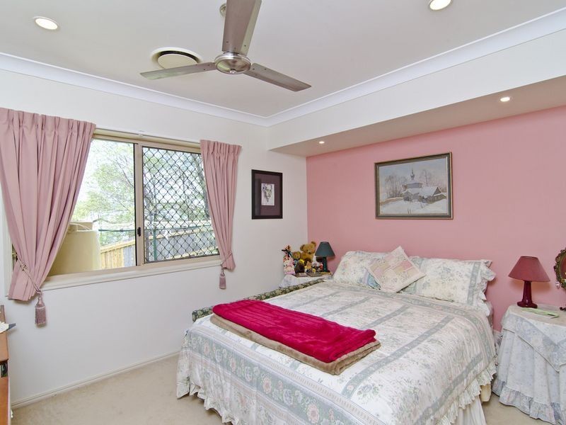 10 Crestridge Crescent, Oxenford QLD 4210