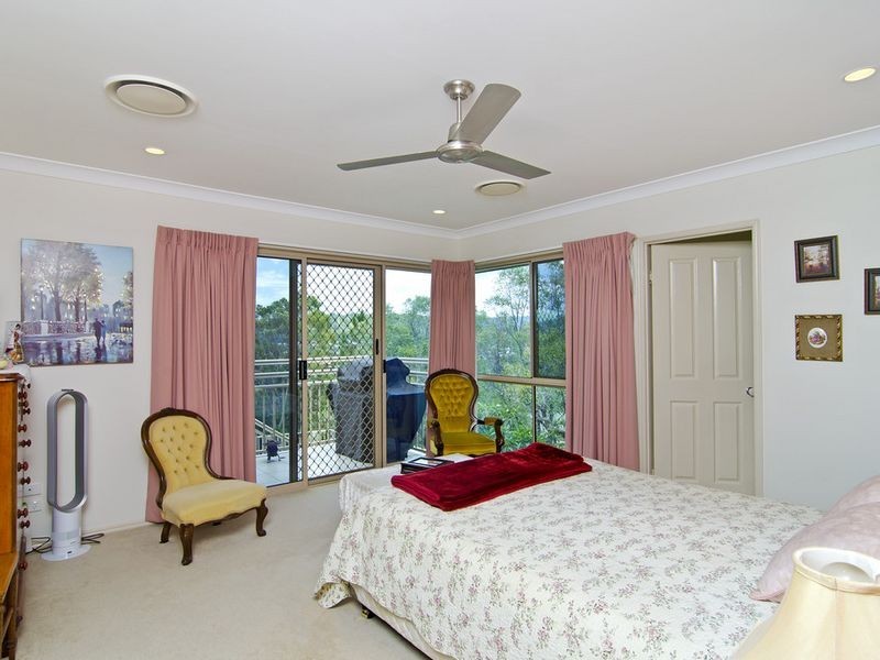 10 Crestridge Crescent, Oxenford QLD 4210