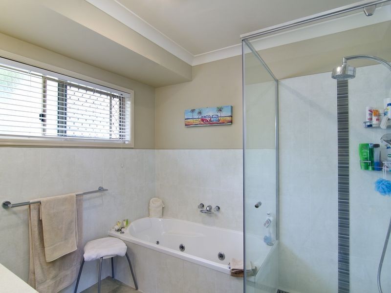 10 Crestridge Crescent, Oxenford QLD 4210