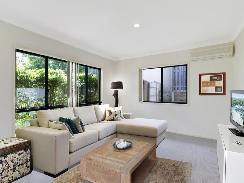 3 Davies Street, Pacific Pines QLD 4211