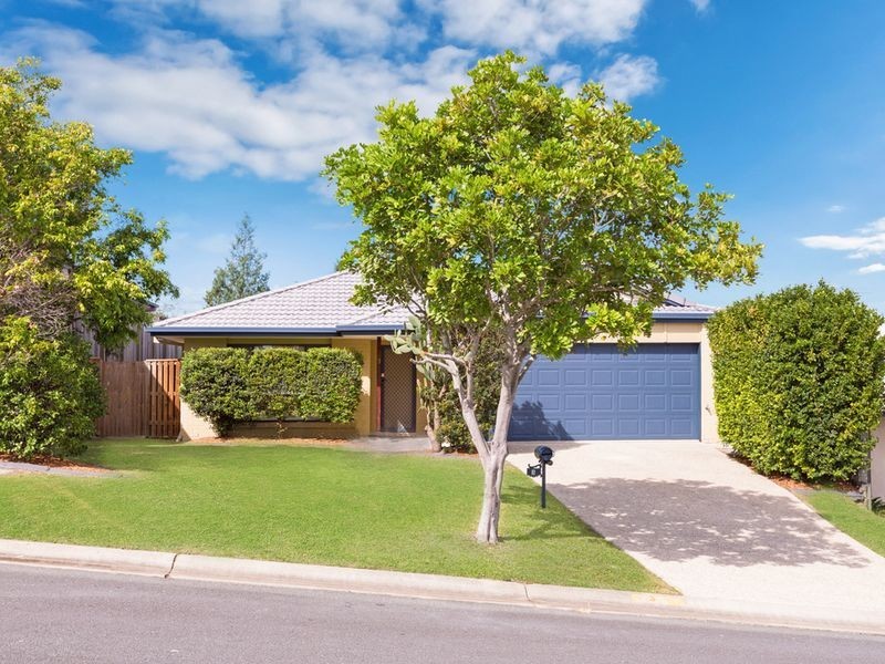 3 Davies Street, Pacific Pines QLD 4211