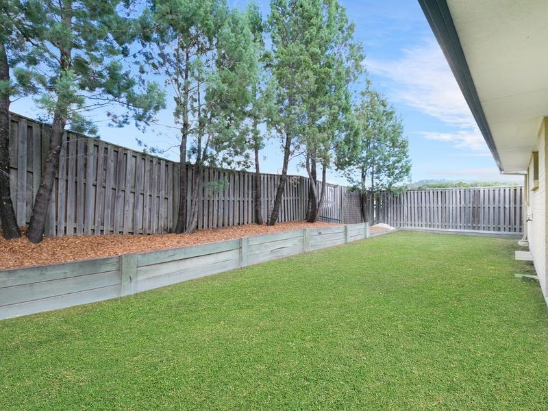 3 Davies Street, Pacific Pines QLD 4211