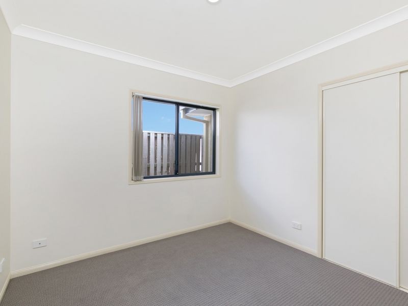 3 Davies Street, Pacific Pines QLD 4211