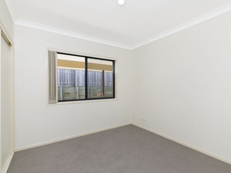 3 Davies Street, Pacific Pines QLD 4211