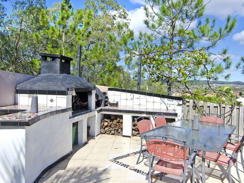 32 Austral Crescent, Pacific Pines QLD 4211
