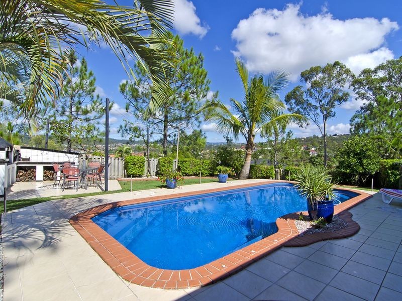 32 Austral Crescent, Pacific Pines QLD 4211