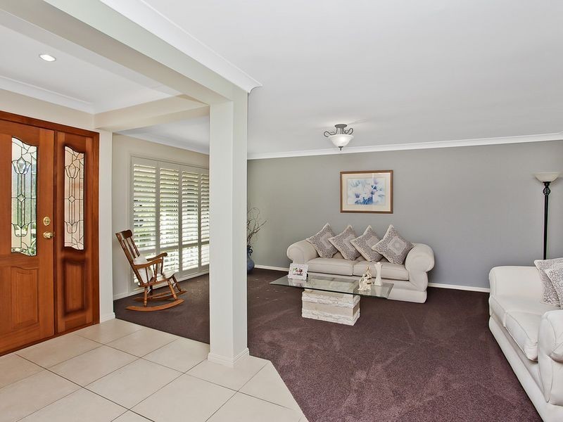 10 Kanangra Crescent, Pacific Pines QLD 4211