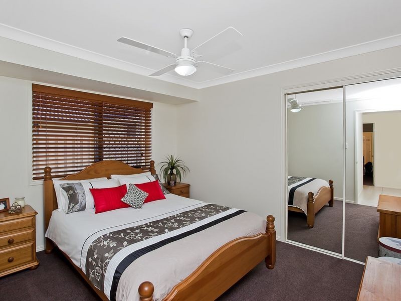 10 Kanangra Crescent, Pacific Pines QLD 4211